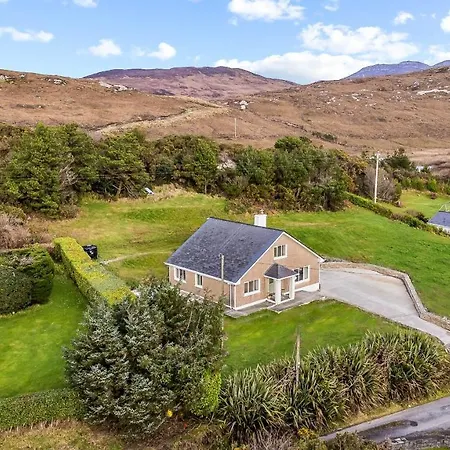 Teach Eile, Holiday home *